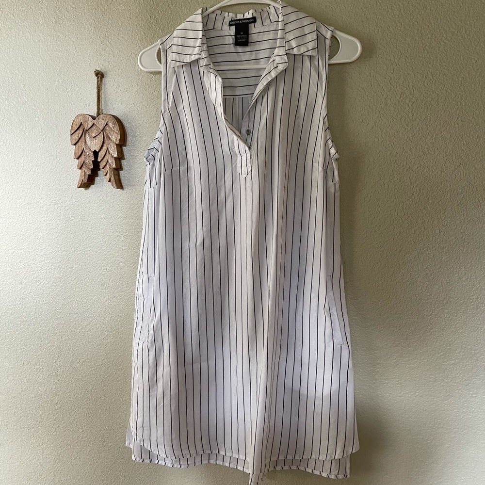 CHELSEA & THEODORE BLACK AND WHITE STRIPPED DRESS